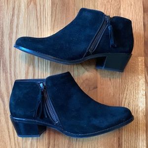 Vionic Ankle Bootie, Black Suede Size 8